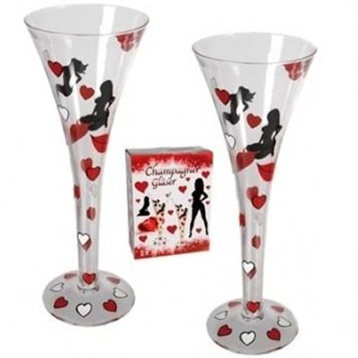 Pezsgőspoharak szerelmeseknek