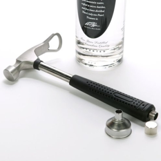 Sörnyitó kalapács flaskával