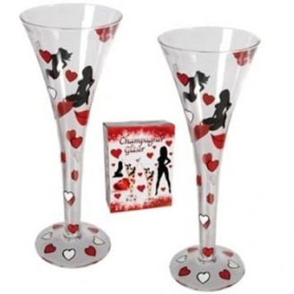 Pezsgőspoharak szerelmeseknek
